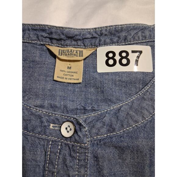 Duluth Trading Womens Sz Medium Blue Free Range Chambray Casual Organic Cotton - Picture 9 of 11